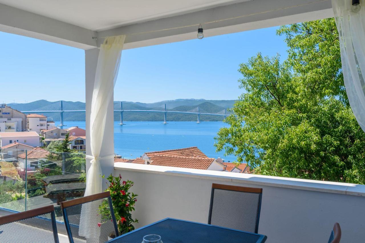 Apartments Morska Vila 3 Komarna Luaran gambar