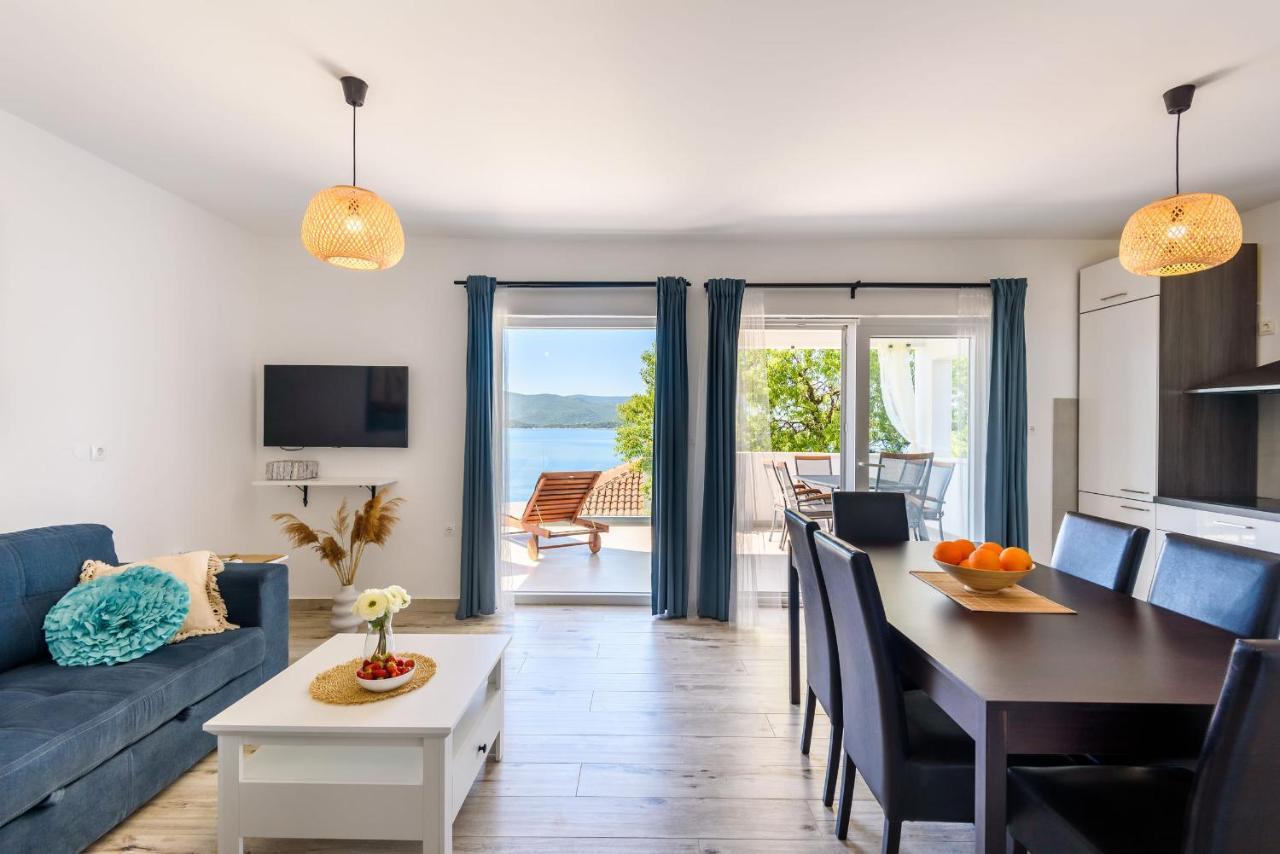 Apartments Morska Vila 3 Komarna Luaran gambar