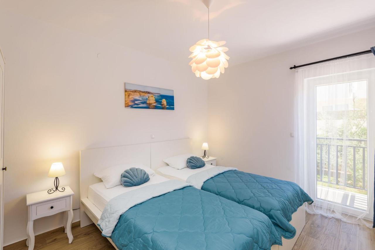 Apartments Morska Vila 3 Komarna Luaran gambar